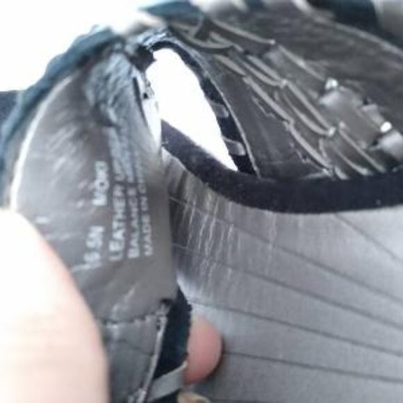 Array Moki Medallion Leather Thong Sandal Black Women's sz 6.5 - Picture 2 of 6